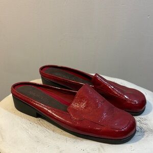 Cherry / Chili Red Shiny Patent Leather Candy Apple Mules, size 8.5 Aerosoles